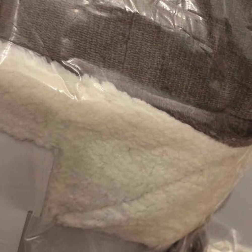 Reversible sherpa fleece throw blanket, 60" × 80" - Picture 2 of 4